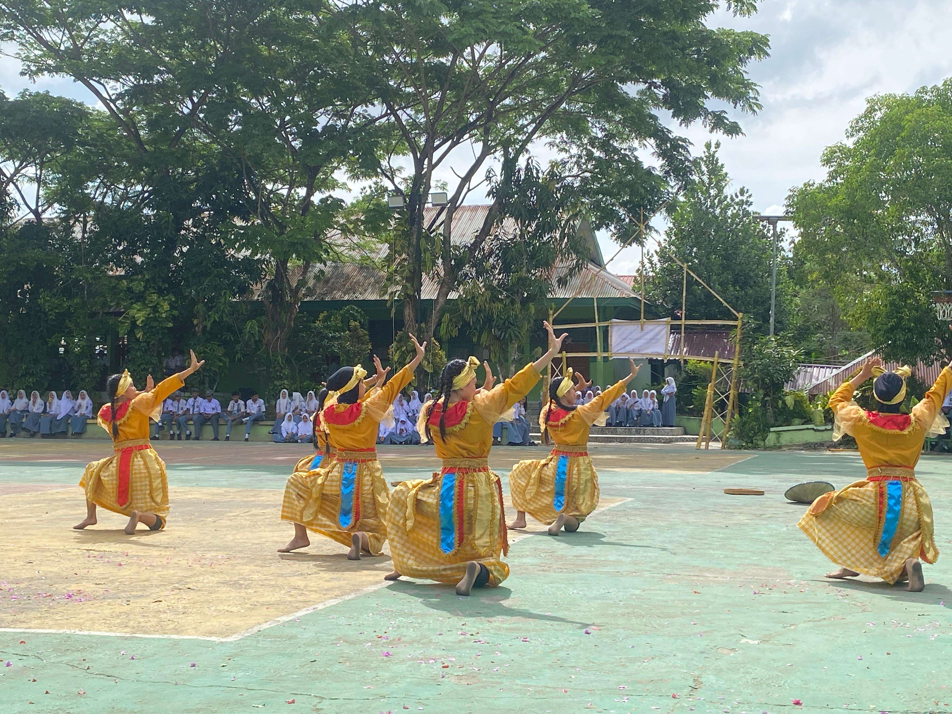 Acara Purna Bakti Bapak Kepala SMA Negeri 6 Kendari